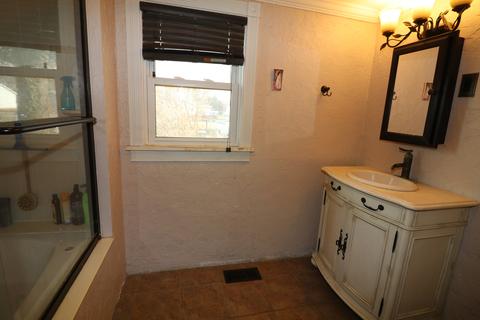 521 E Webster St, Clinton, IL 61727 photo 8