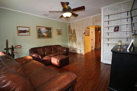 521 E Webster St, Clinton, IL 61727 photo 4