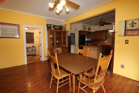 521 E Webster St, Clinton, IL 61727 photo 5