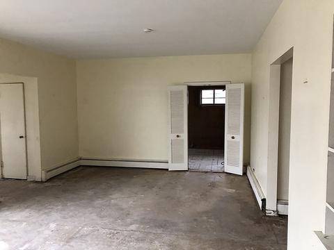 7429 S Constance Ave, Chicago, IL 60649 photo 4