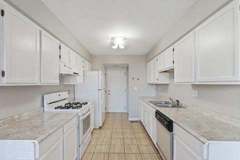 2190 Colorado Ave, Elgin, IL 60123 photo 6