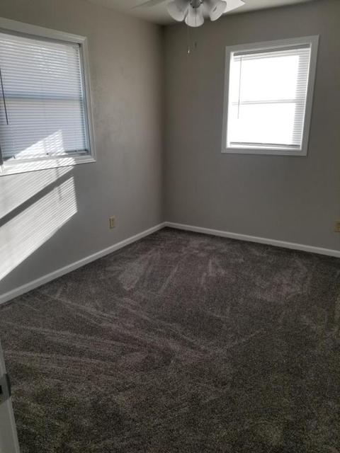 811 E Garden St, Freeport, IL 61032 photo 4