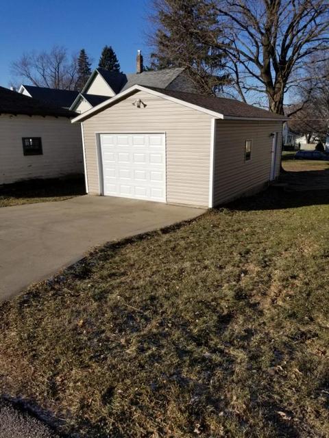 811 E Garden St, Freeport, IL 61032 photo 9