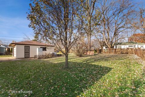 170 Bradley Ln, Hoffman Estates, IL 60169 photo 2