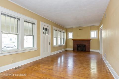 656 N Eagle St, Naperville, IL 60563 photo 4