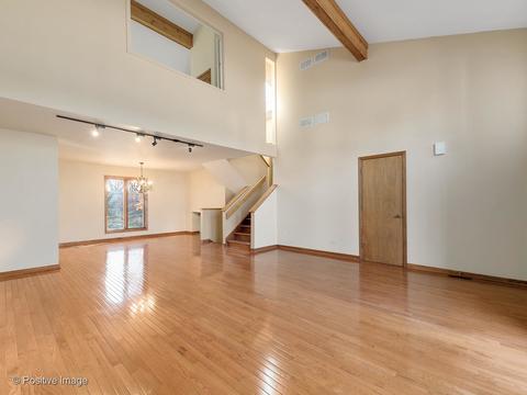 115 White Oak Dr, Wheaton, IL 60187 photo 4