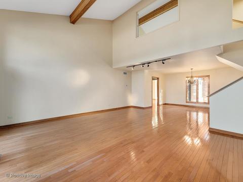 115 White Oak Dr, Wheaton, IL 60187 photo 2