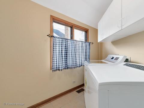 115 White Oak Dr, Wheaton, IL 60187 photo 13