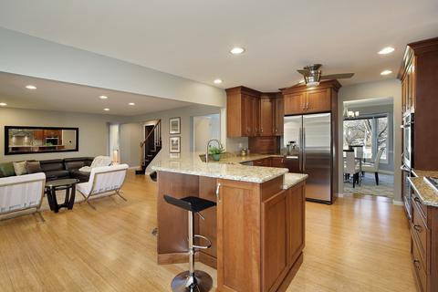 1237 Southwind Dr, Northbrook, IL 60062 photo 4