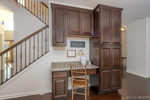 1701 Pondview Dr, Hoffman Estates, IL 60192 photo 7