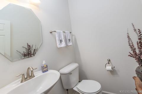 1701 Pondview Dr, Hoffman Estates, IL 60192 photo 25