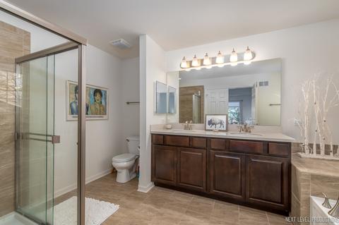 1701 Pondview Dr, Hoffman Estates, IL 60192 photo 18