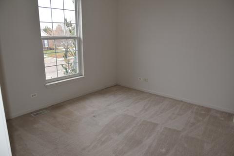 4480 Whitehall Ln, Algonquin, IL 60102 photo 13