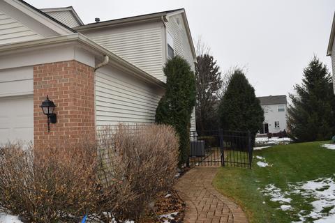 4480 Whitehall Ln, Algonquin, IL 60102 photo 2