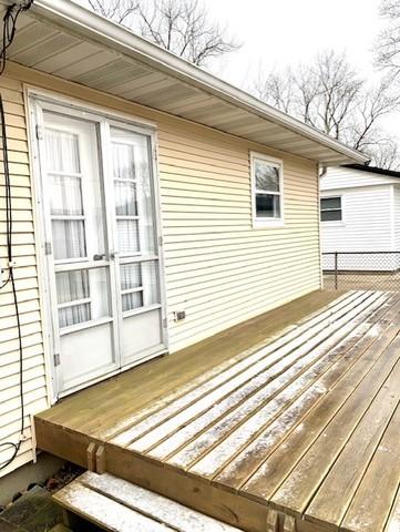 690 N Green Dr, Wheeling, IL 60090 photo 3
