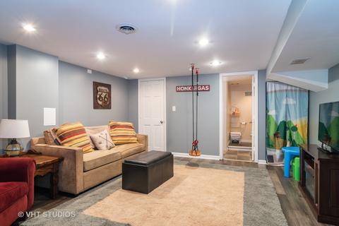 137 E Quincy St, Riverside, IL 60546 photo 8