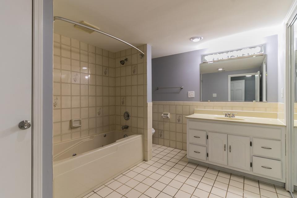  2208 Elizabeth Ave, Zion, IL 60099 photo 21