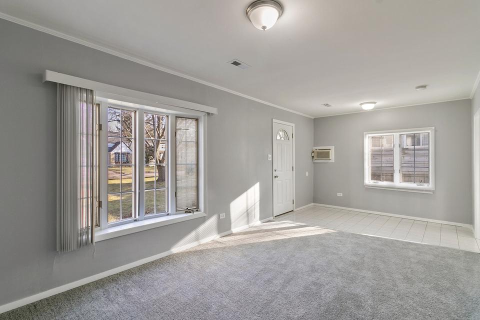  2208 Elizabeth Ave, Zion, IL 60099 photo 9