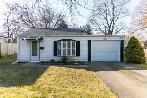 2208 Elizabeth Ave, Zion, IL 60099