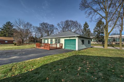 710 Stewart Ave, Elgin, IL 60120 photo 3