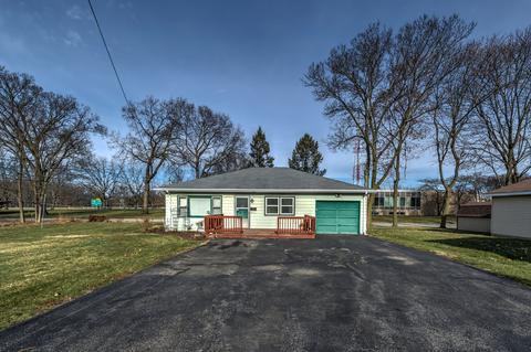 710 Stewart Ave, Elgin, IL 60120 photo 1