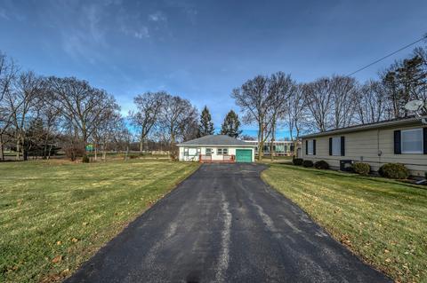 710 Stewart Ave, Elgin, IL 60120 photo 2