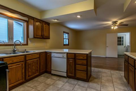 169 Valley View Dr, Seneca, IL 61360 photo 8