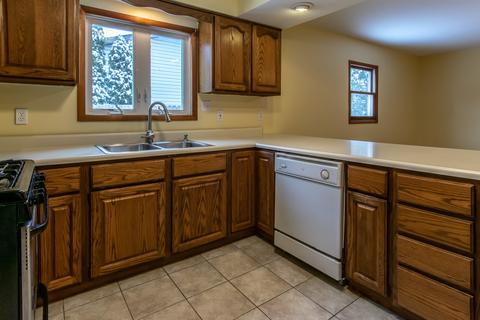 169 Valley View Dr, Seneca, IL 61360 photo 9