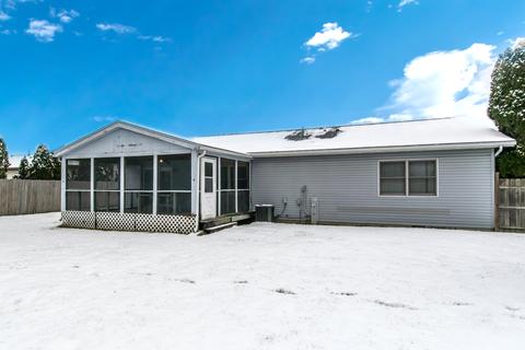 169 Valley View Dr, Seneca, IL 61360 photo 2