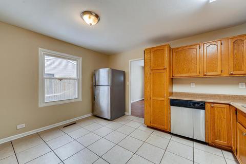 6 E Pine St, Streamwood, IL 60107 photo 7