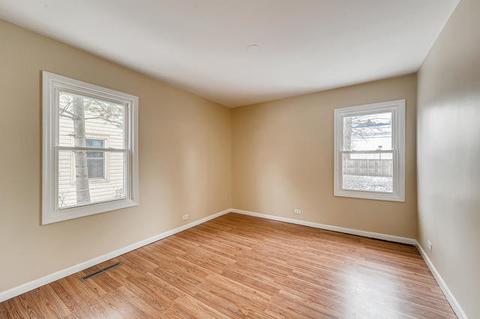 6 E Pine St, Streamwood, IL 60107 photo 11