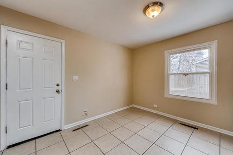 6 E Pine St, Streamwood, IL 60107 photo 8