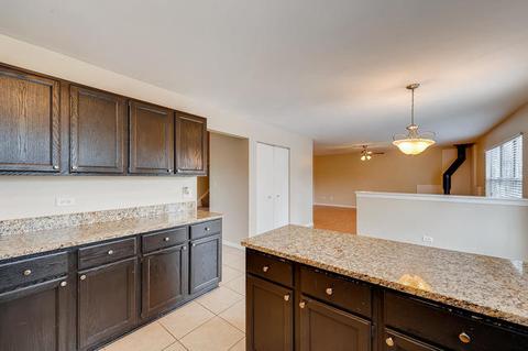 700 Hackberry Ln, Algonquin, IL 60102 photo 4