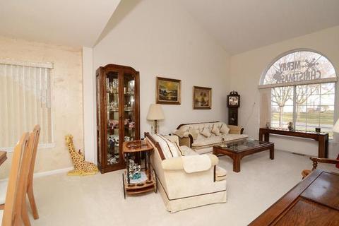 484 Topaz Ln, Bartlett, IL 60103 photo 6