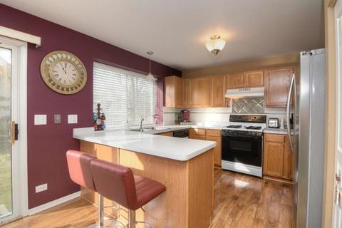 484 Topaz Ln, Bartlett, IL 60103 photo 10