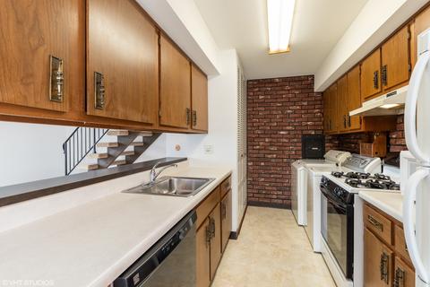 1592 Cornell Cir, Hoffman Estates, IL 60169 photo 5