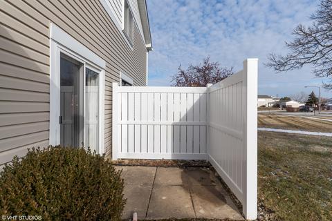 1592 Cornell Cir, Hoffman Estates, IL 60169 photo 10