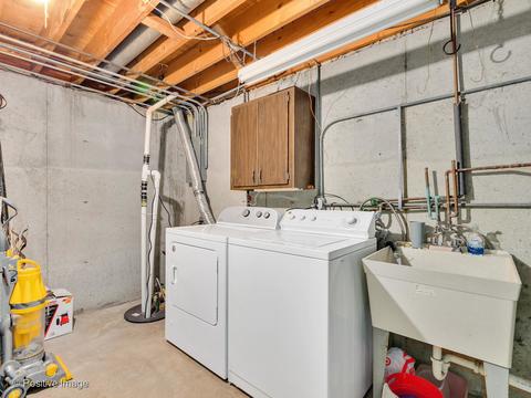 1235 Folkstone Ct, Wheaton, IL 60189 photo 16