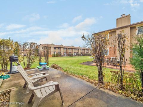 1235 Folkstone Ct, Wheaton, IL 60189 photo 17