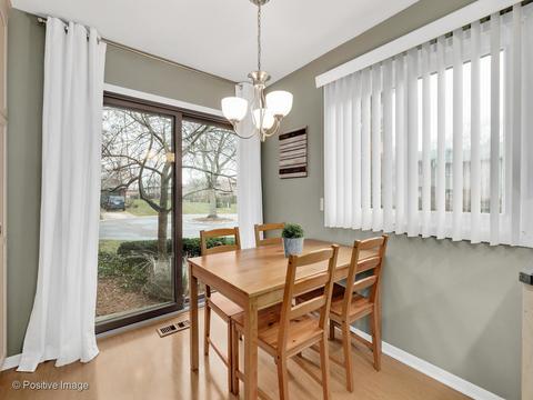 1235 Folkstone Ct, Wheaton, IL 60189 photo 7