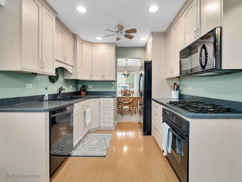 1235 Folkstone Ct, Wheaton, IL 60189 photo 6