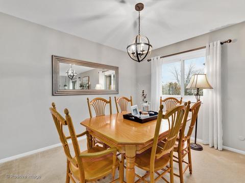 1235 Folkstone Ct, Wheaton, IL 60189 photo 5