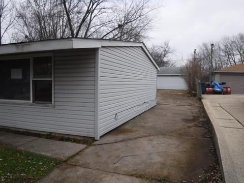 149 Durham Dr, Steger, IL 60475 photo 2