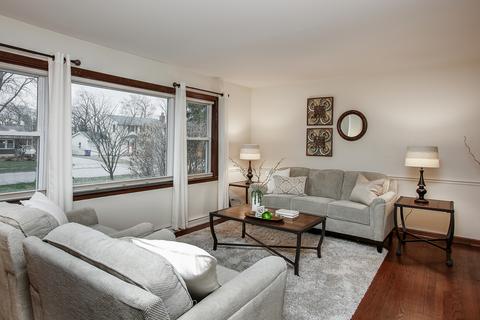 212 Vernon Ave, Wheaton, IL 60187 photo 2