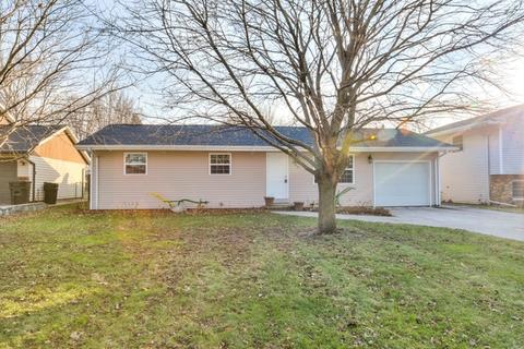 105 E North St, Towanda, IL 61776 photo 2