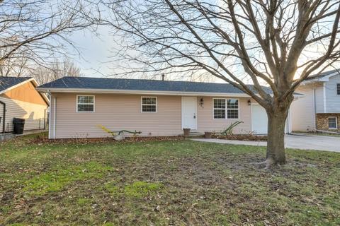 105 E North St, Towanda, IL 61776 photo 3