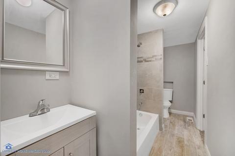 1405 E 72nd Pl, Chicago, IL 60619 photo 16