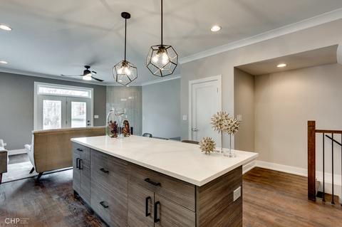 4629 S Champlain Ave, Chicago, IL 60653 photo 10
