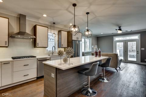 4629 S Champlain Ave, Chicago, IL 60653 photo 9
