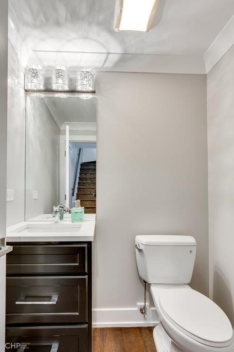 4629 S Champlain Ave, Chicago, IL 60653 photo 18